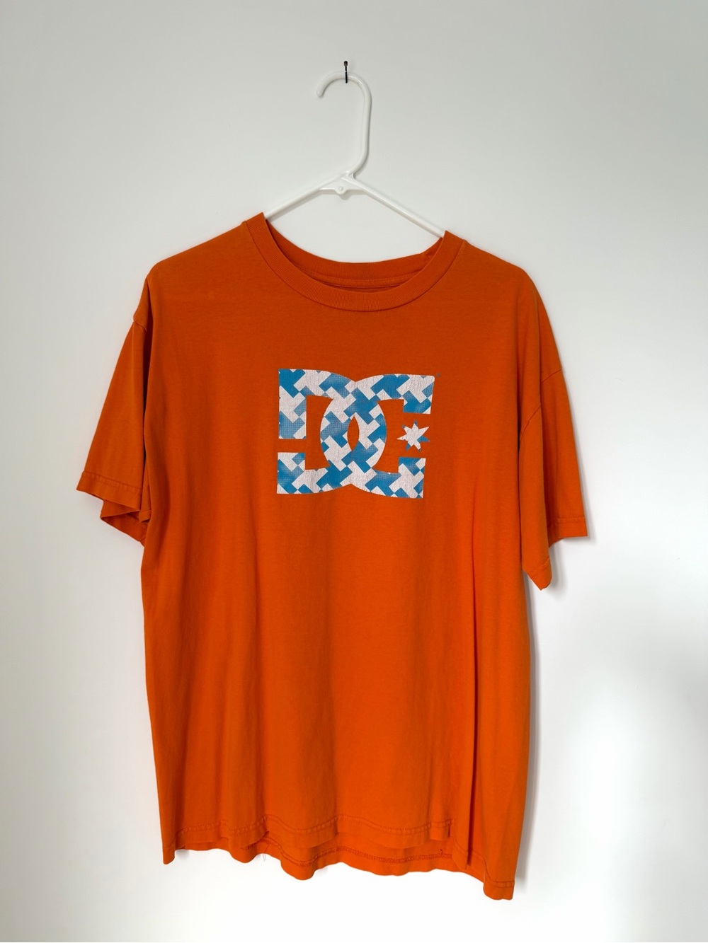 Vintage Y2K DC Tee Orange/Blue Size Large